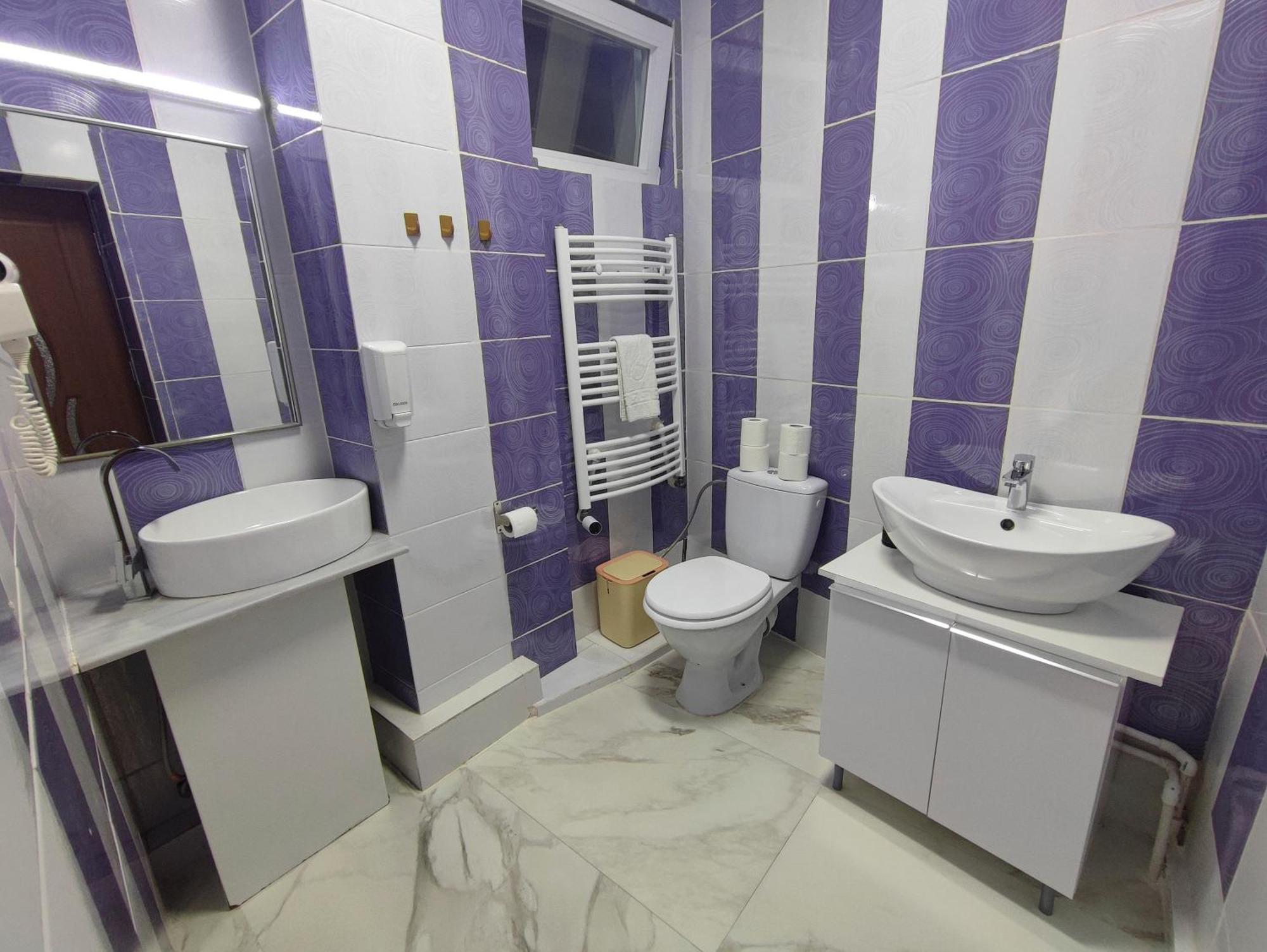 Iris Boutique Therme & Bucharest Otopeni Airport Buitenkant foto