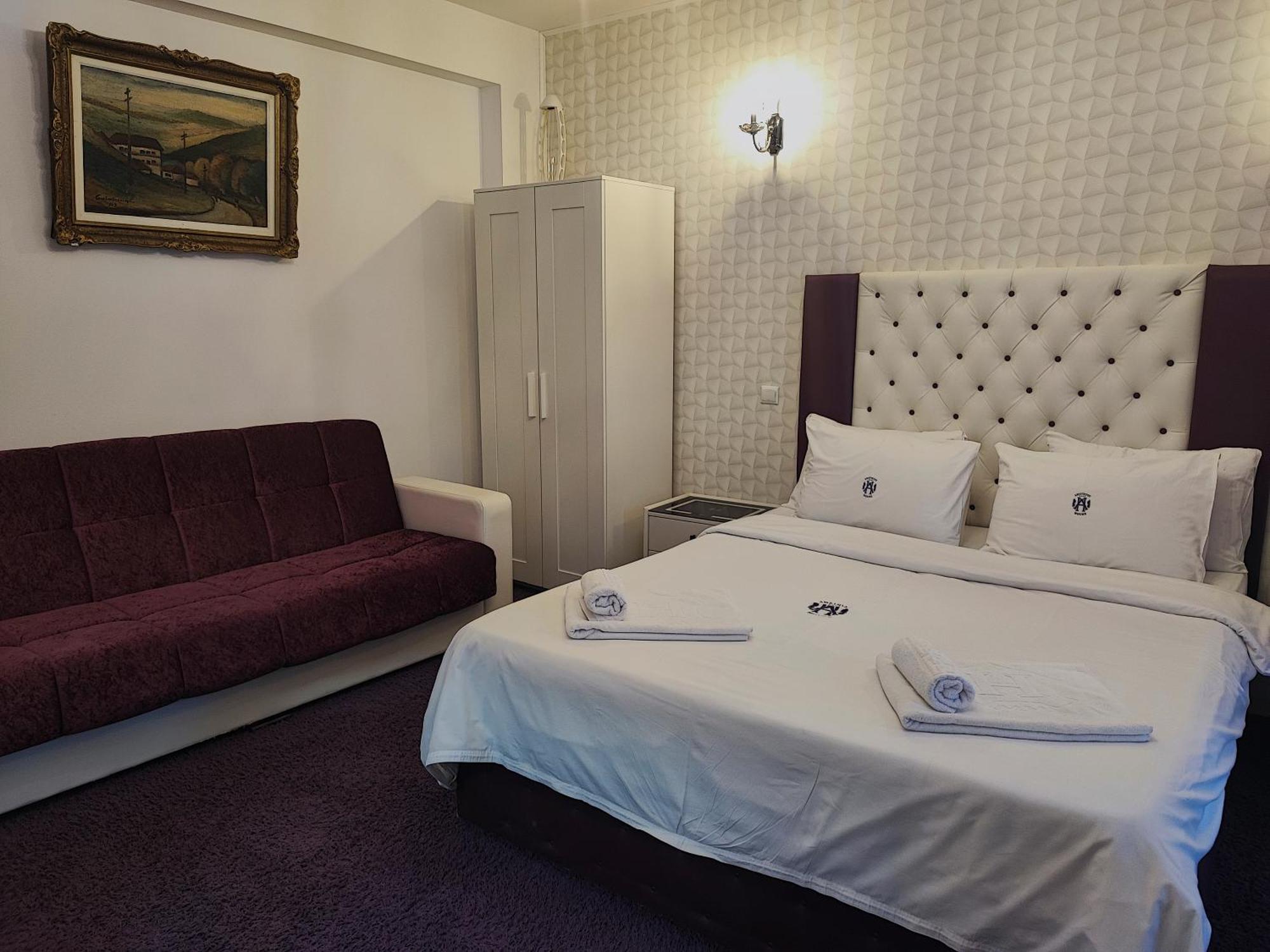 Iris Boutique Therme & Bucharest Otopeni Airport Buitenkant foto