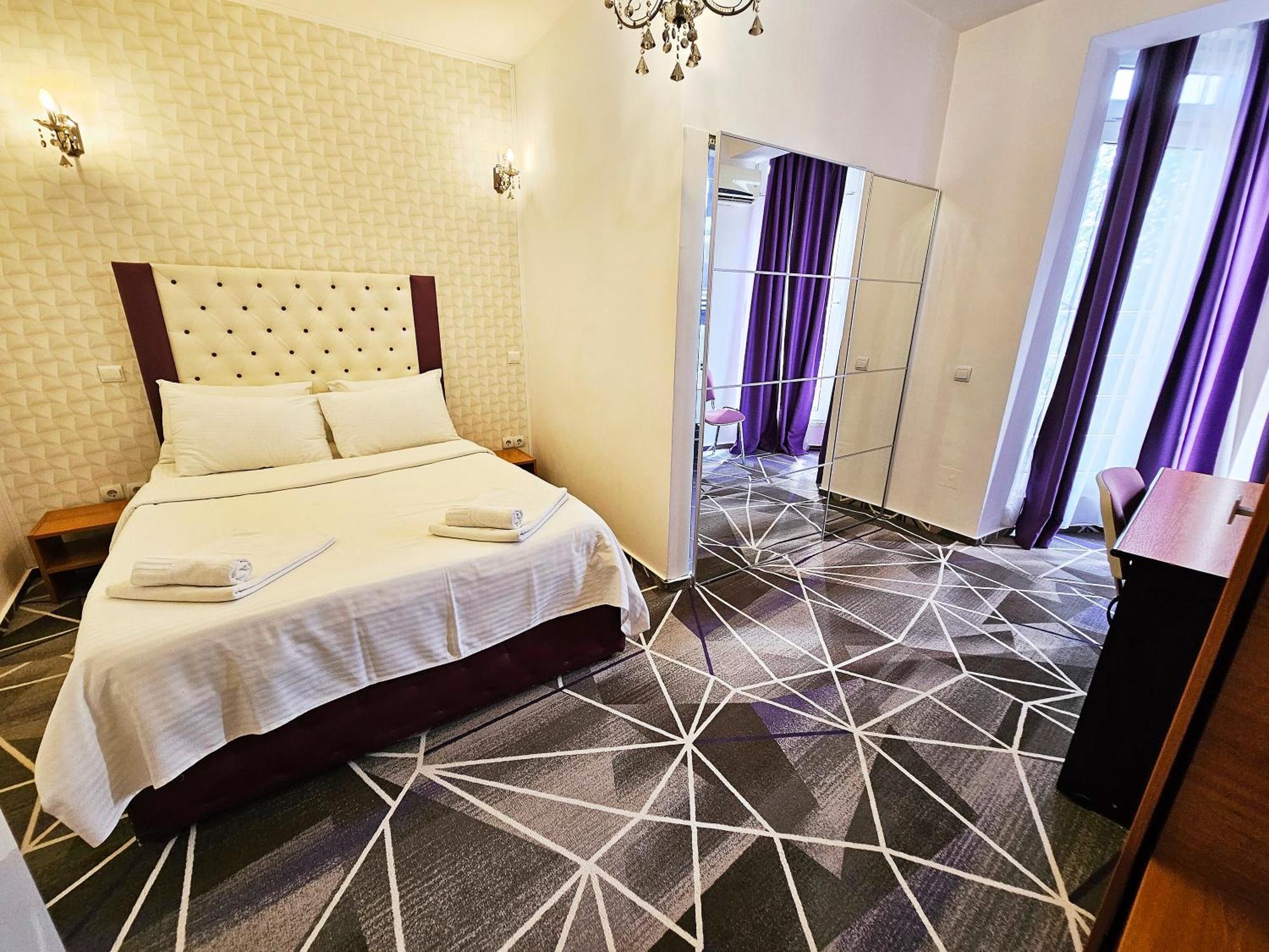 Iris Boutique Therme & Bucharest Otopeni Airport Buitenkant foto