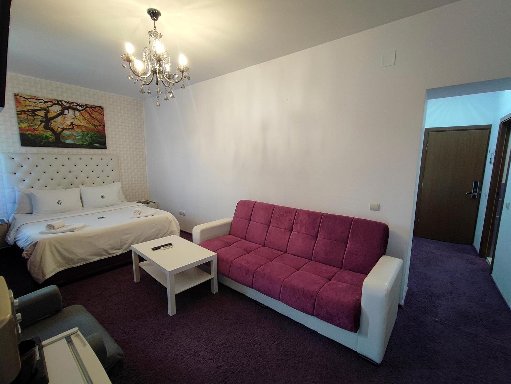 Iris Boutique Therme & Bucharest Otopeni Airport Buitenkant foto