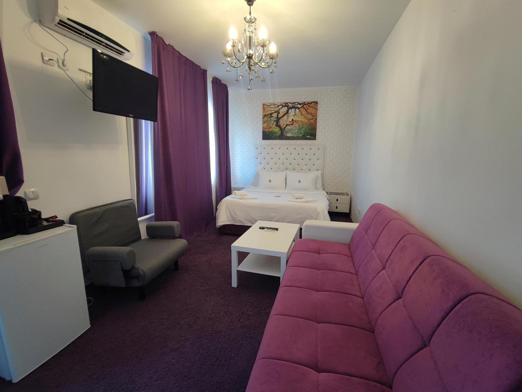 Iris Boutique Therme & Bucharest Otopeni Airport Buitenkant foto
