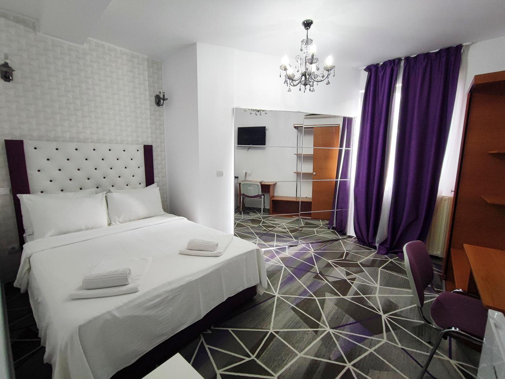 Iris Boutique Therme & Bucharest Otopeni Airport Buitenkant foto