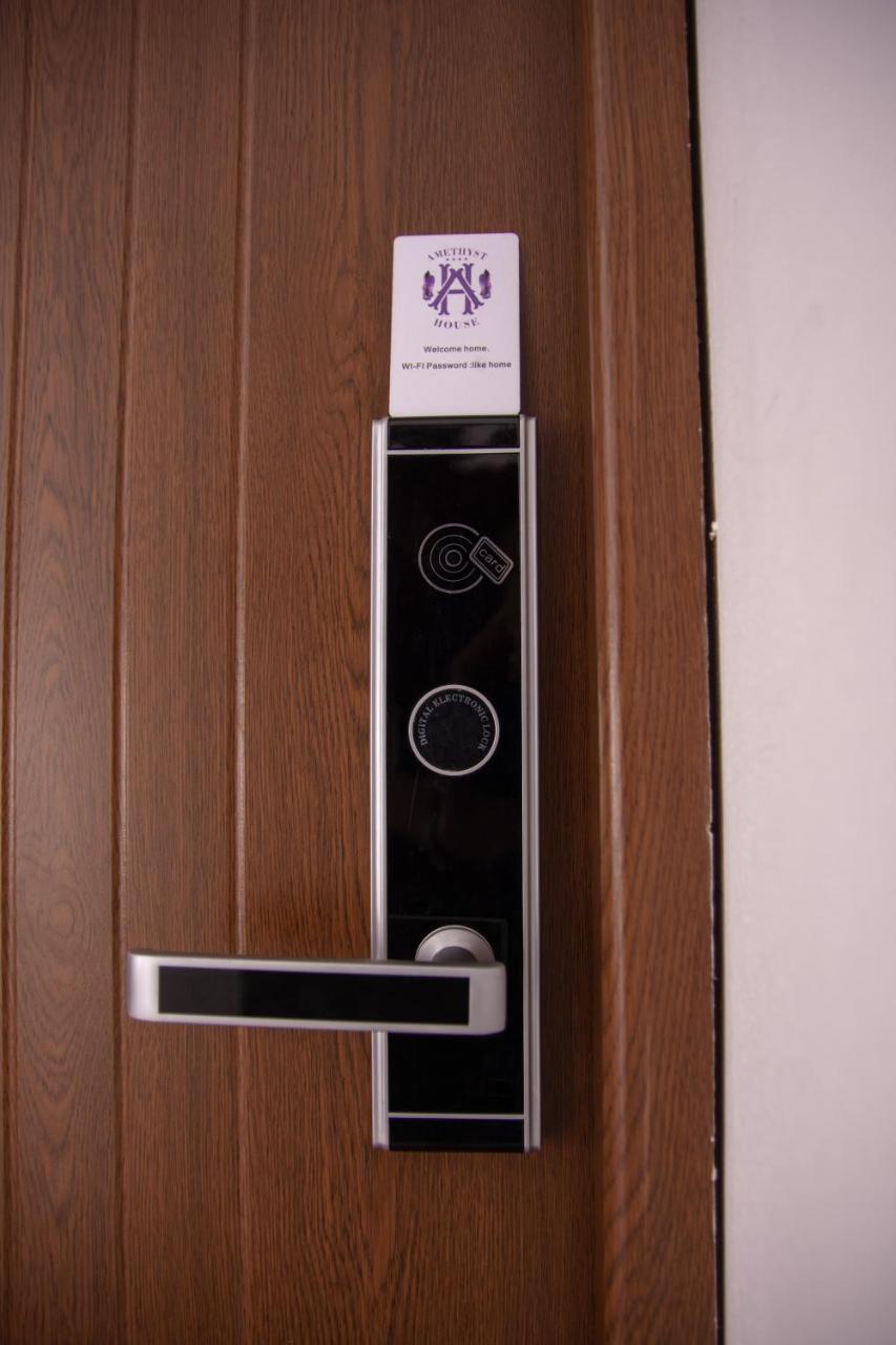 Iris Boutique Therme & Bucharest Otopeni Airport Buitenkant foto
