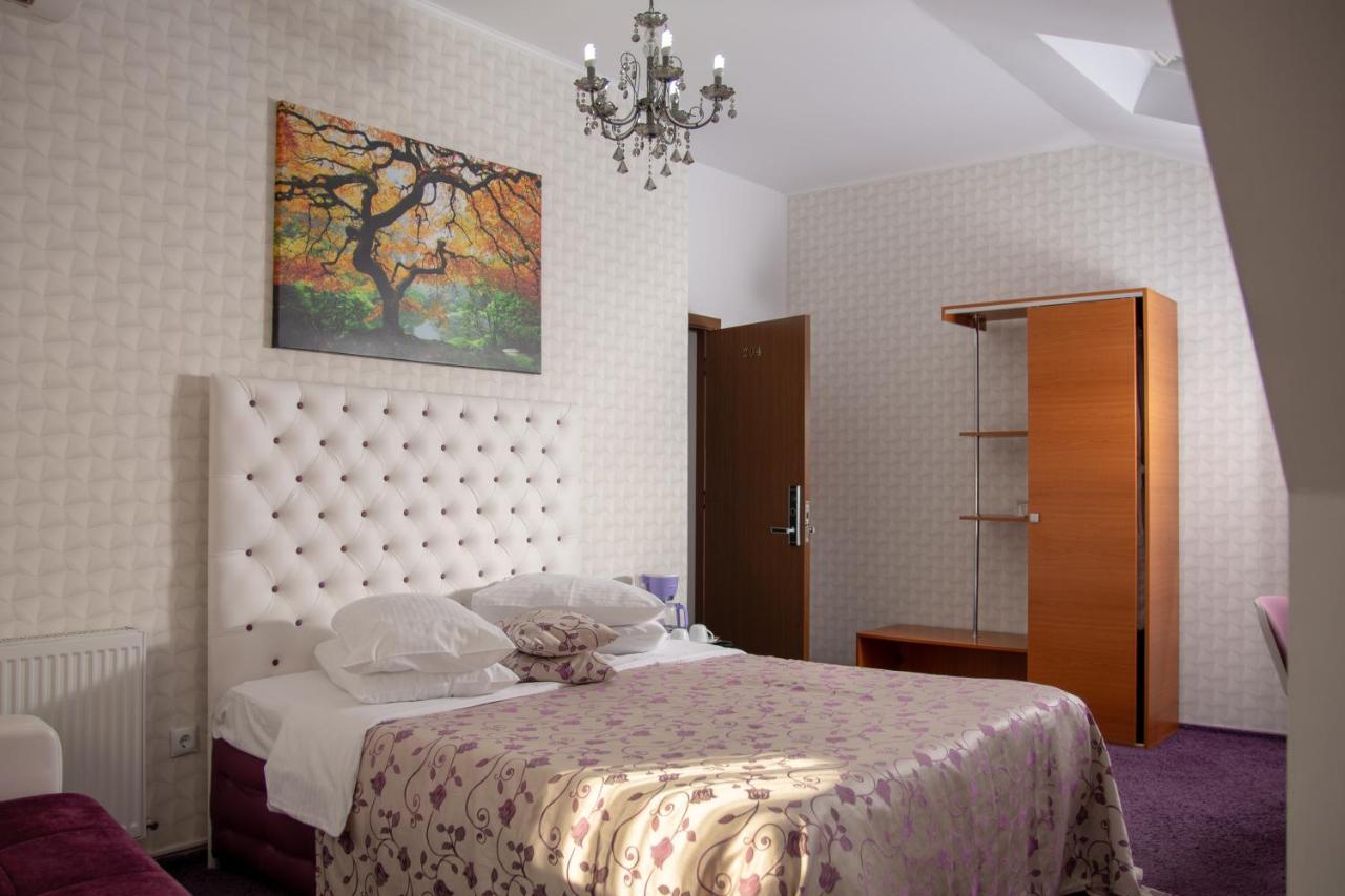 Iris Boutique Therme & Bucharest Otopeni Airport Buitenkant foto
